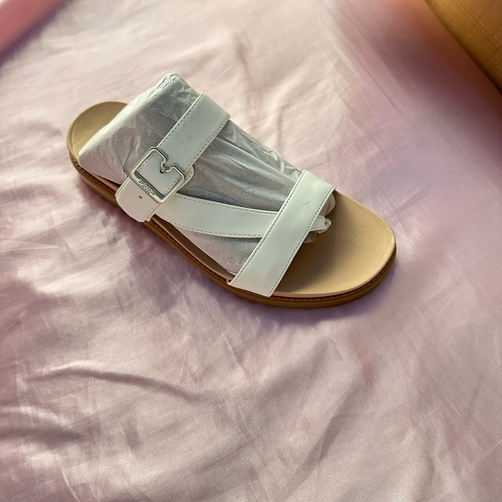 Women’s Dr. Scholl’s, Island Dream, white sandals. Brand new.